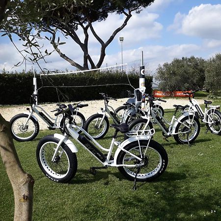 Bici Grill Decimo Miglio Aeroporto Ciampino Francigena Country House Экстерьер фото